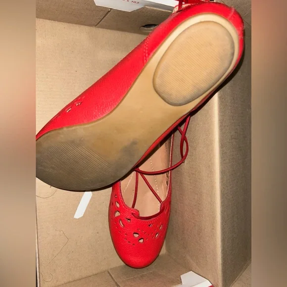 Red women’s flats - Picture 2 of 4